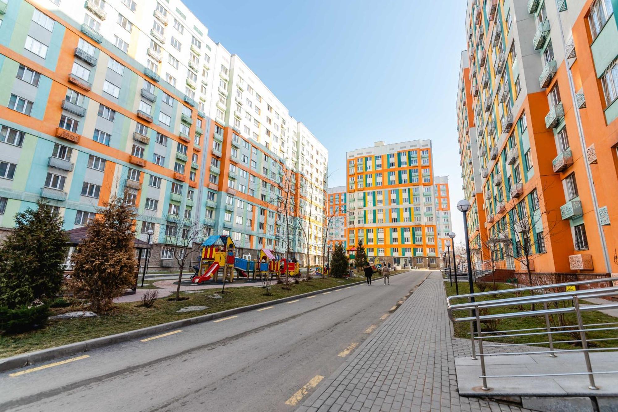 Akvarel Apartment Near Adk 阿拉木图 外观 照片